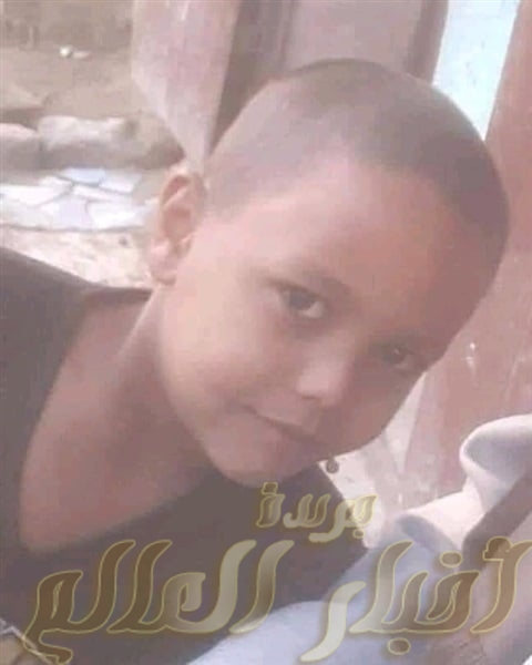 مصرع طفل تحت عجلات سيارة نفل امام منزلة بسوهاج