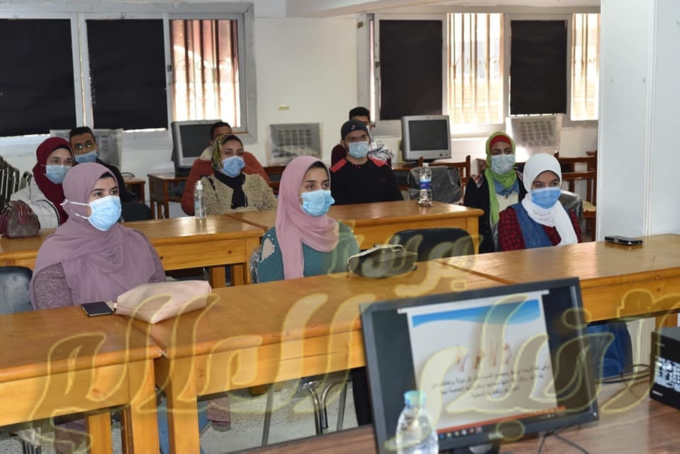 دورات تدريبية لتعلم لغة الإشارة لخدمة الفئات الخاصة لأول مرة بجامعة سوهاج