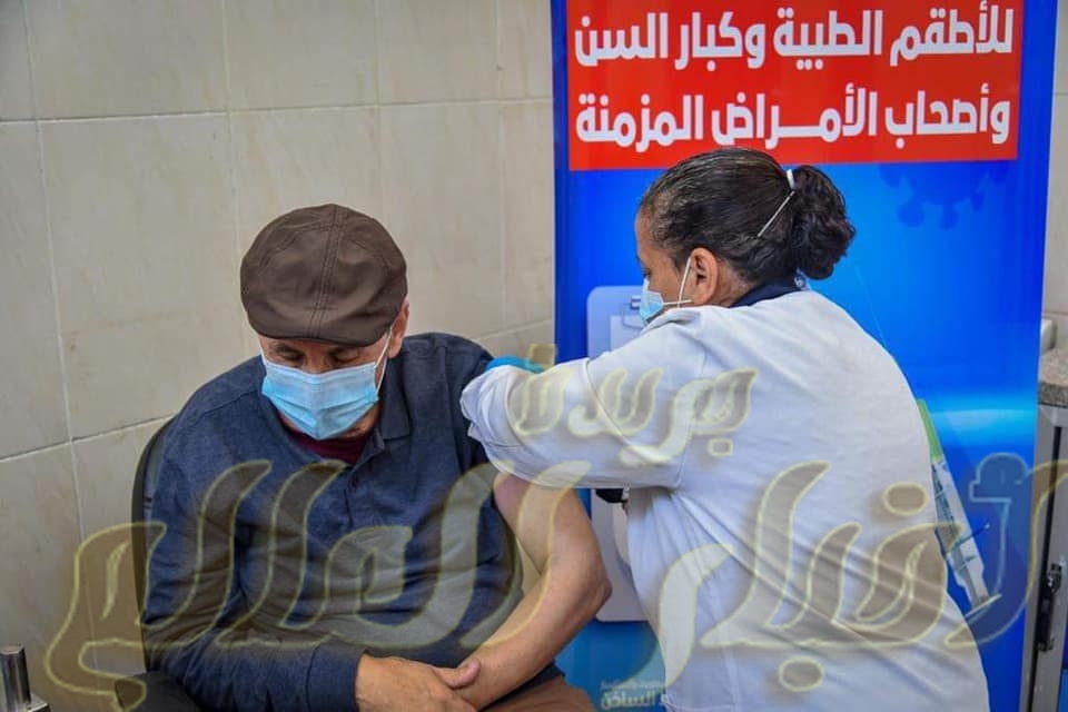 اليوم الأول من حملة تطعيم المواطنين بـ لقاحات فيروس كورونا..