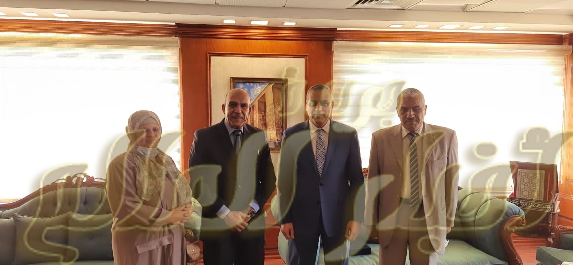 لقاء امانة الحزب العربى مع محافظ سوهاج