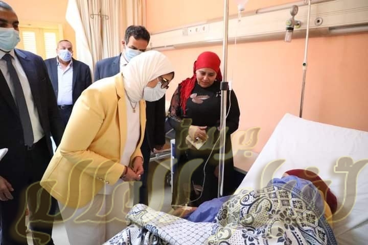 وزيرة الصحة توجه بنقل 3 مصابين إلى مستشفى معهد ناصر لتلقي الرعاية الطبية اللازمة