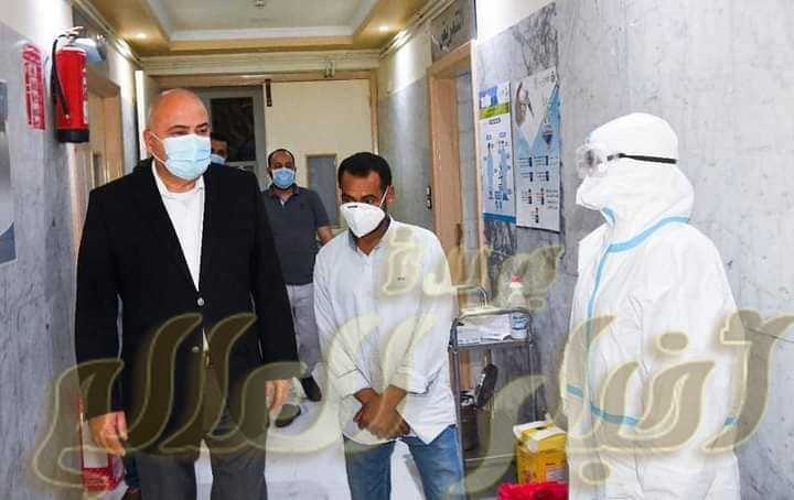 محافظ قنا يفاجئ مستشفي الحميات للاطمئنان علي مستوي الرعاية الصحية لمرضي كرونا