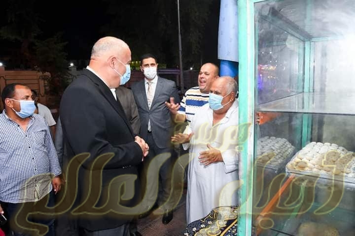 محافظ قنا يفاجئ مستشفي الحميات للاطمئنان علي مستوي الرعاية الصحية لمرضي كرونا