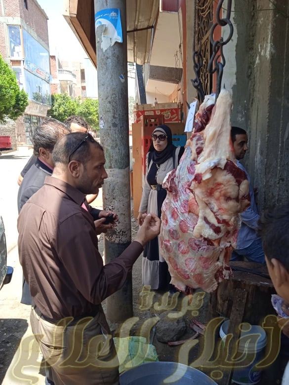 الشبح يضبط جزار يبيع كبده مستوردة على انها بلدي و120 كيلو لحوم مع ادارة حماية المستهلك