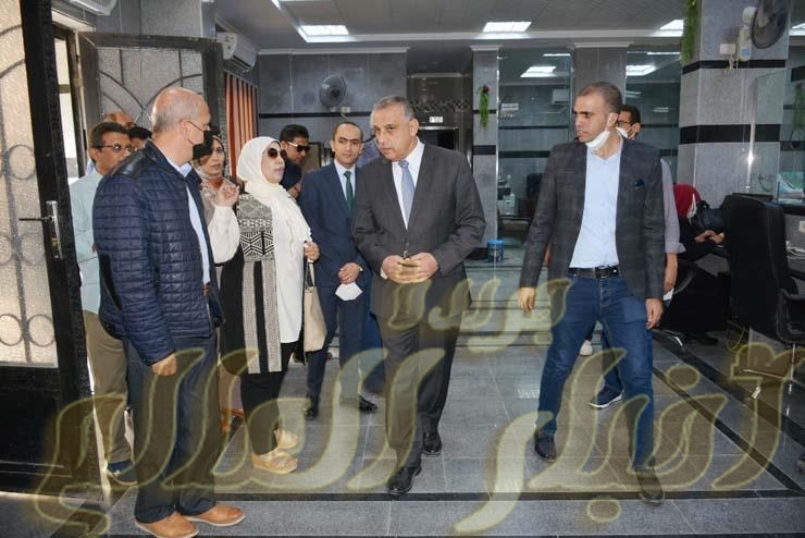 محافظ سوهاج يفتتح المركز التكنولوجي لخدمة المواطنين بديوان عام المحافظه