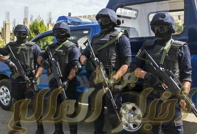ضبط شخص لاتهامه بالإتجار في المواد المخدرة واصابة ضابط بقرية الشواولة فى المنشاة سوهاج