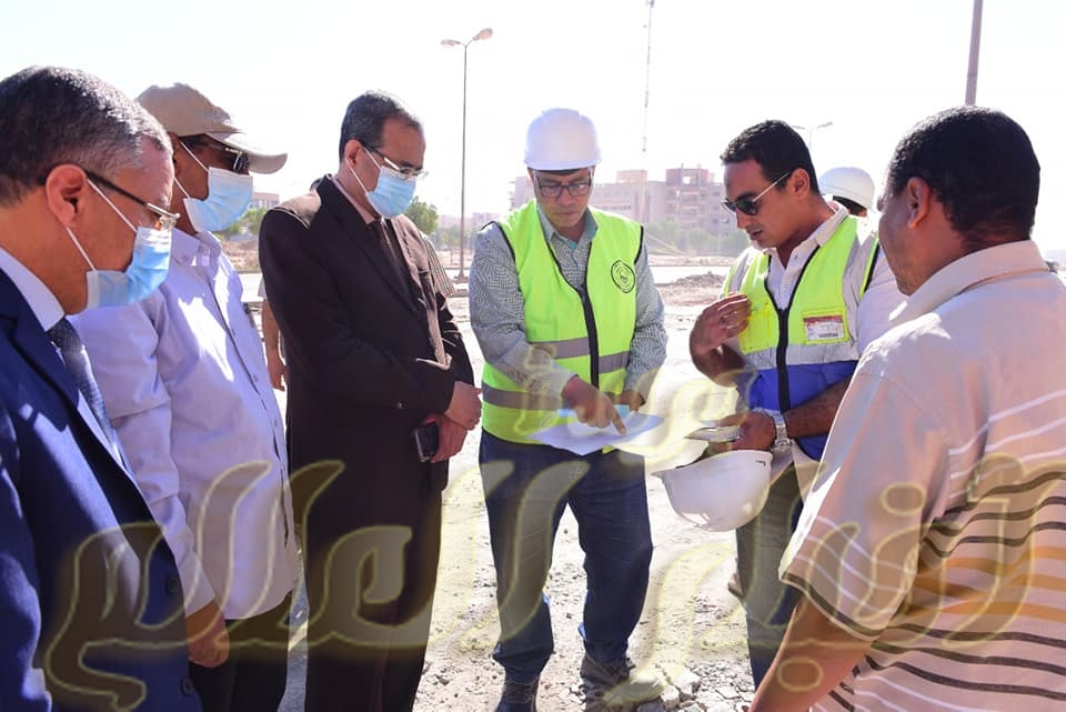 رئيس جامعة سوهاج يتابع سير العمل بالمشروع الإنشائي لمبنى كلية الحقوق