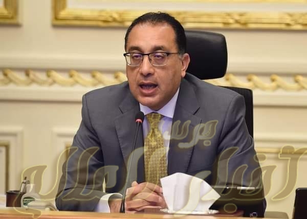 رئيس الوزراء يستعرض تقريرا من وزيرة الثقافة