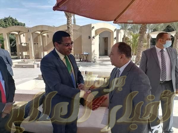 وزير المالية التنزانى: نتطلع للاستفادة من التجربة المصرية فى الإصلاح المالى