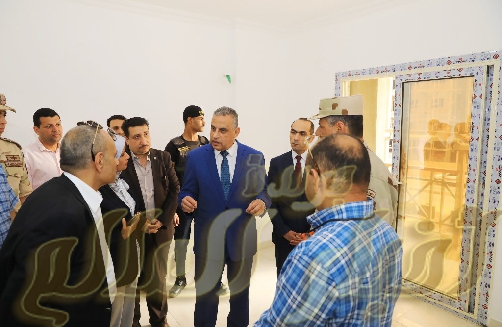 محافظ سوهاج يتفقد عمارات مشروع " التطوير العمراني لعواصم المحافظات والمدن الكبرى