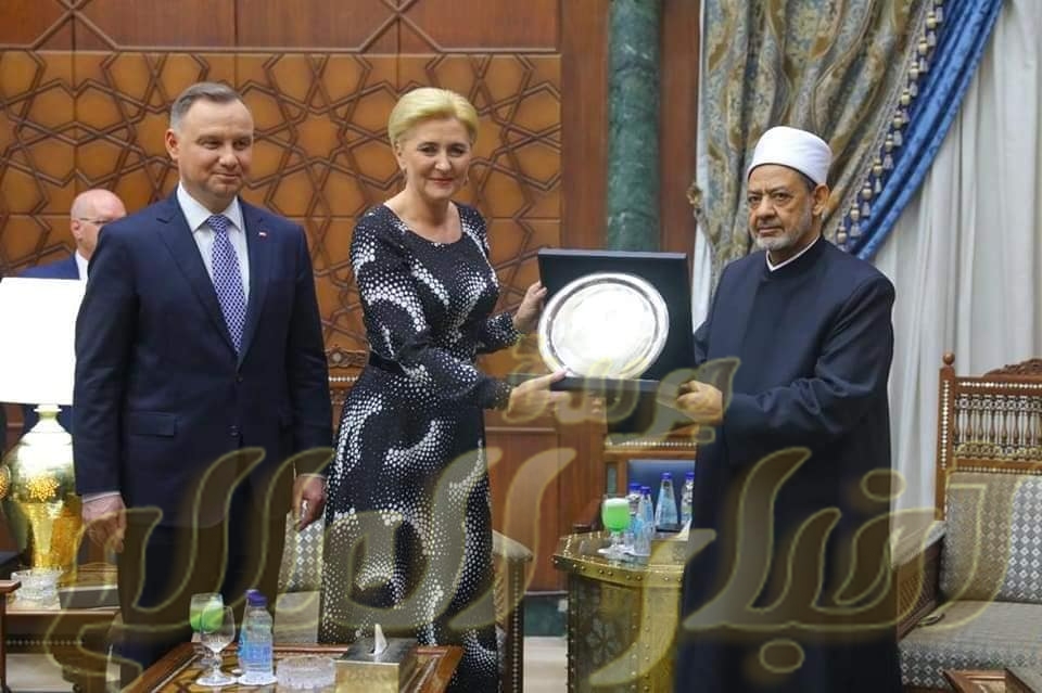 الإمام الأكبر يرحب بالرئيس البولندي وقرينته في رحاب الأزهر الشريف