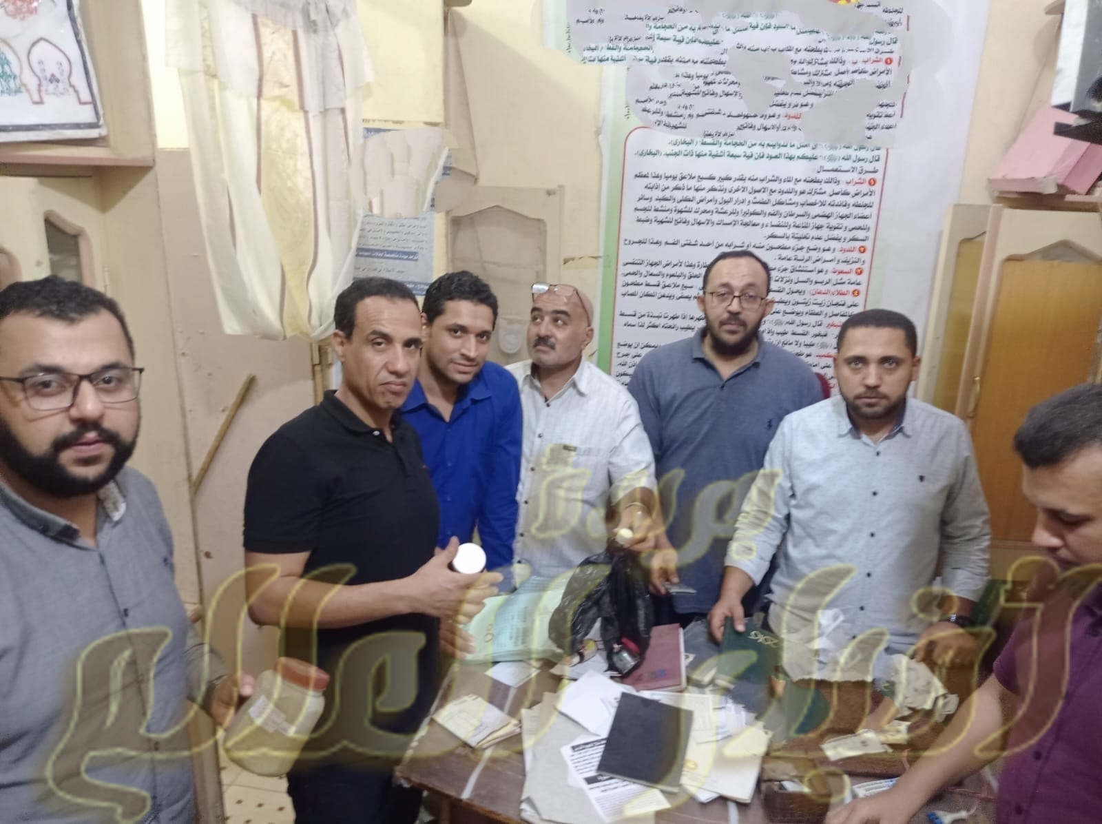 ضبط معلم حاسب آلي ينتحل صفة طبيب بمركز طهطا سوهاج